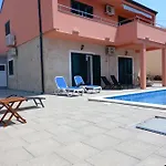 House Fantasy With Pool Nyaraló Šibenik