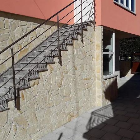 House Fantasy With Pool بيت للعطل شيبينيك