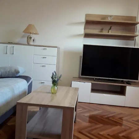 House Fantasy With Pool