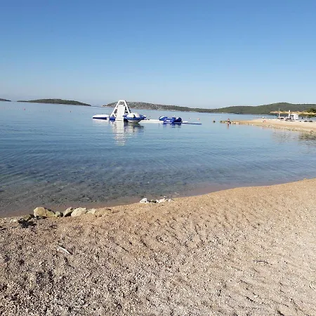 House Fantasy With Pool *