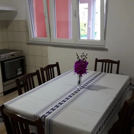 House Fantasy With Pool *