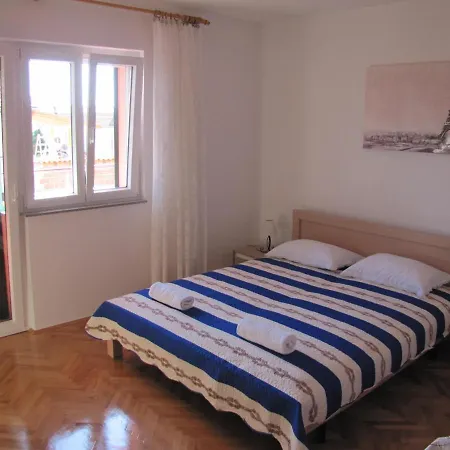 House Fantasy With Pool Hébergement de vacances Šibenik