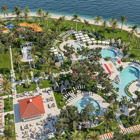 House Fantasy With Pool شيبينيك