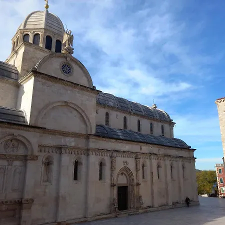 بيت للعطل House Fantasy With Pool