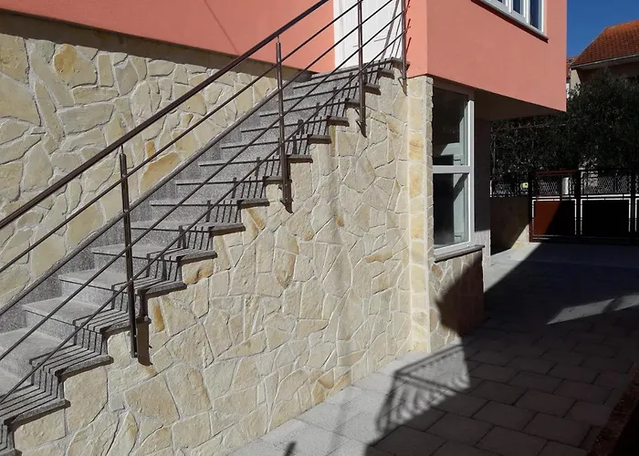 House Fantasy With Pool بيت للعطل شيبينيك