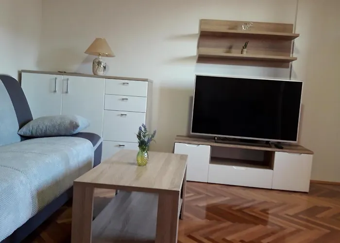 House Fantasy With Pool