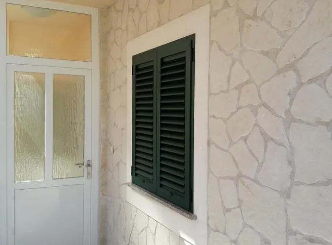 House Fantasy With Pool