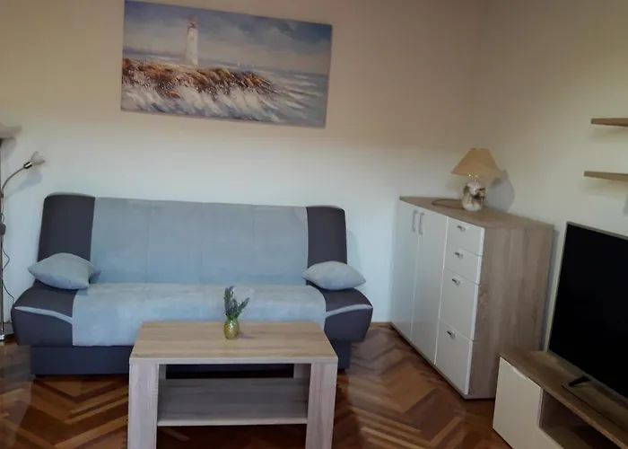 House Fantasy With Pool *