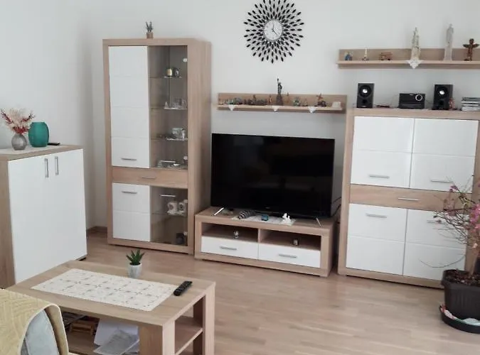 House Fantasy With Pool *