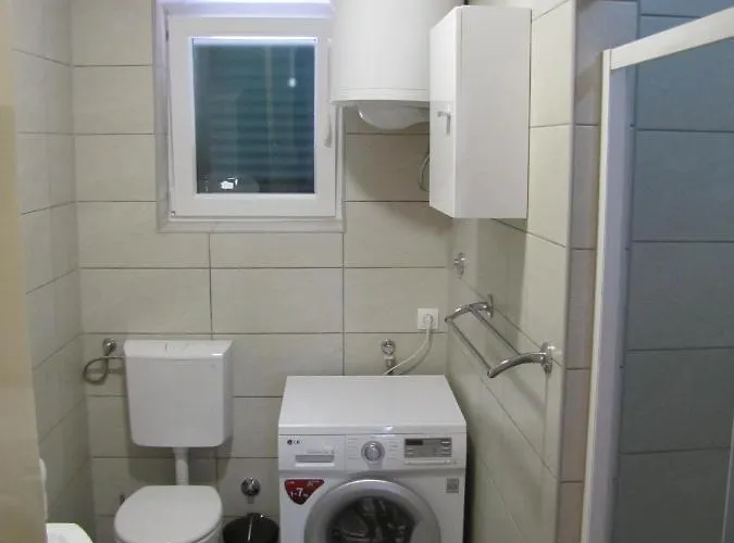 House Fantasy With Pool شيبينيك