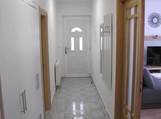 House Fantasy With Pool Vakantiehuis