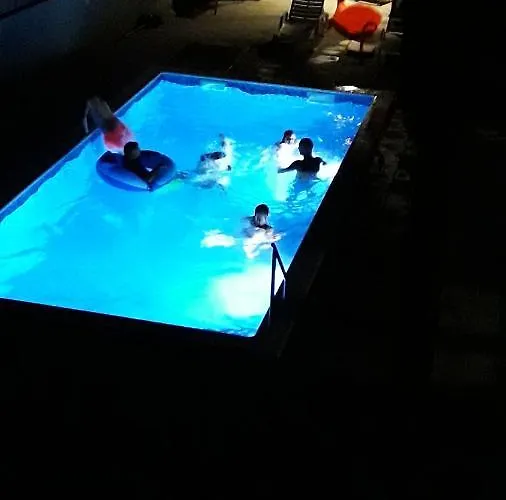 House Fantasy With Pool بيت للعطل *