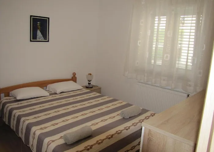 House Fantasy With Pool *