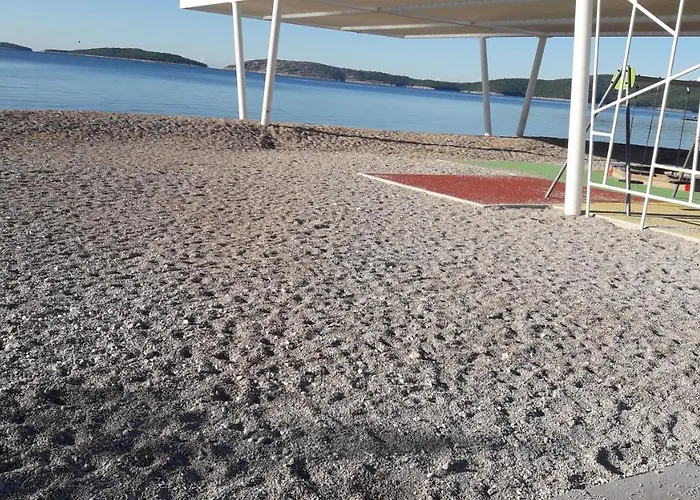 House Fantasy With Pool Vakantiehuis Šibenik