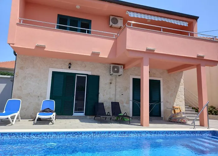 Vakantiehuis House Fantasy With Pool