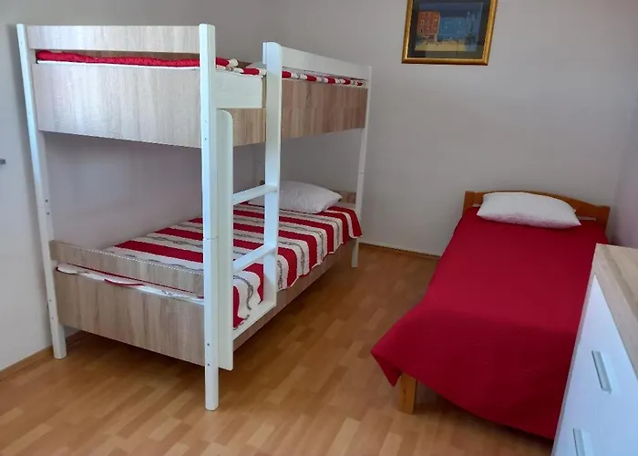 House Fantasy With Pool شيبينيك